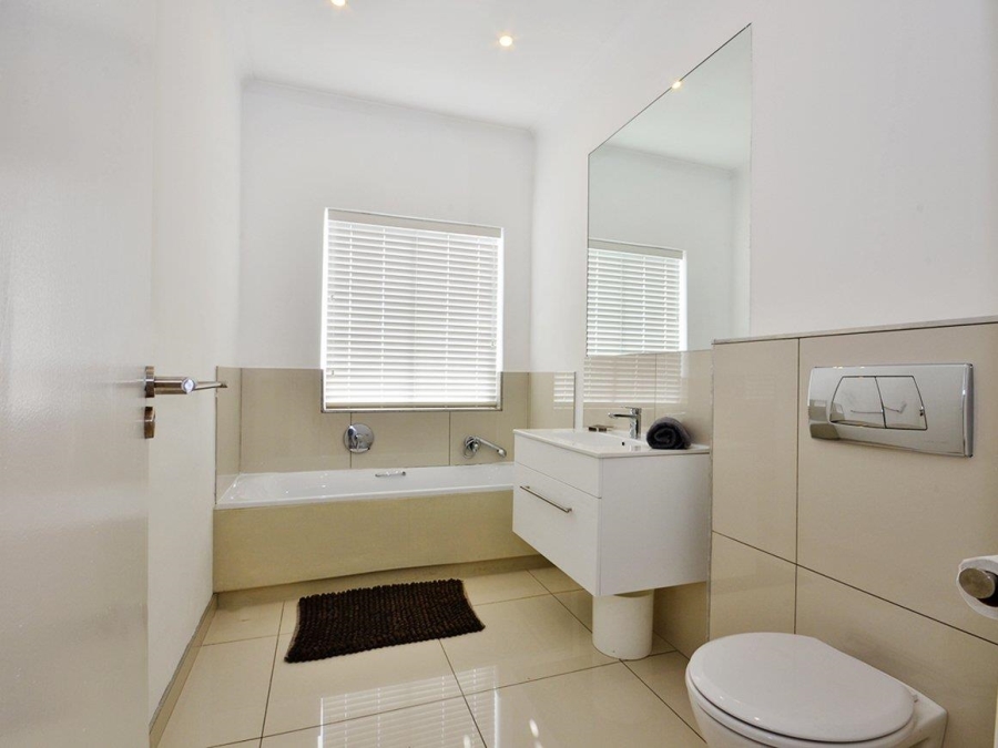 2 Bedroom Property for Sale in Sea Point Western Cape